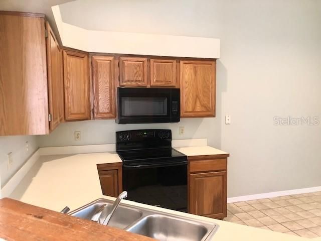 For Rent: $2,299 (2 beds, 2 baths, 1460 Square Feet)