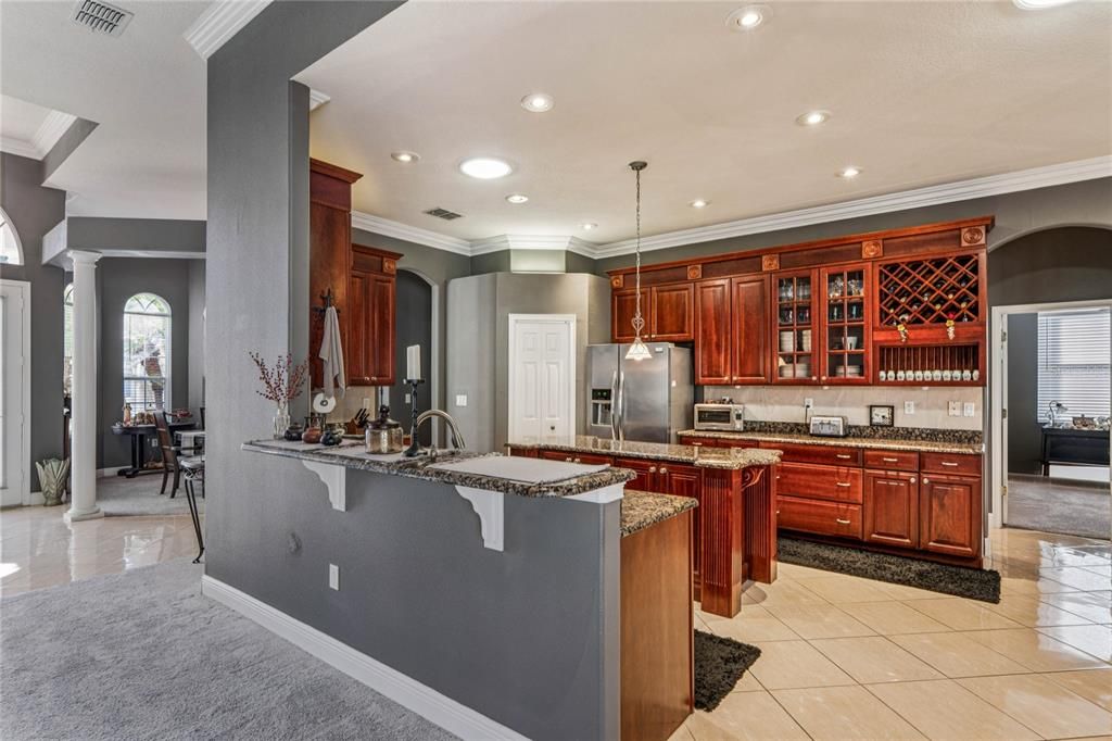 For Sale: $575,000 (3 beds, 3 baths, 2868 Square Feet)