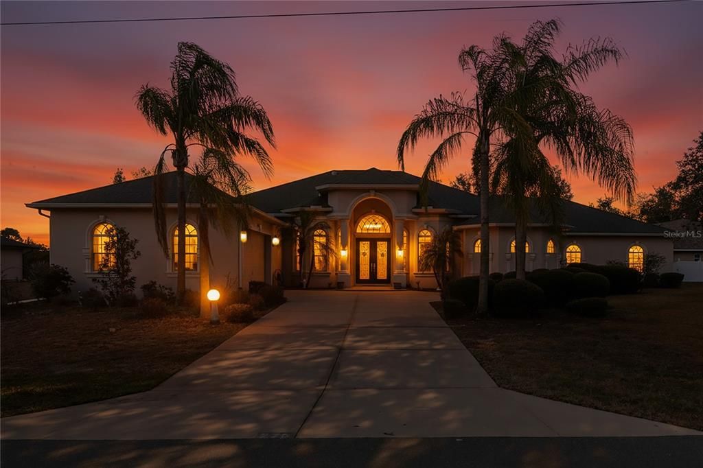 For Sale: $575,000 (3 beds, 3 baths, 2868 Square Feet)
