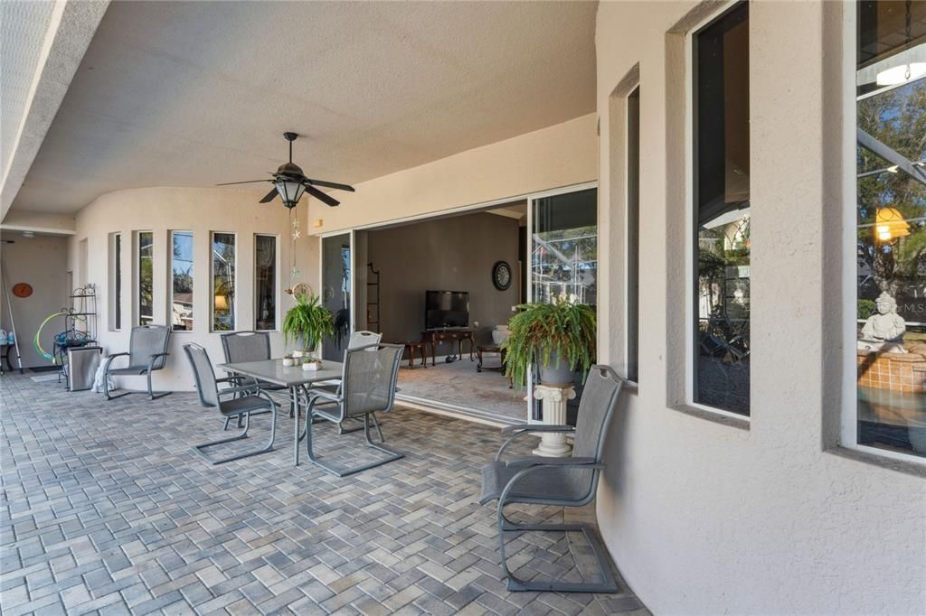 For Sale: $575,000 (3 beds, 3 baths, 2868 Square Feet)