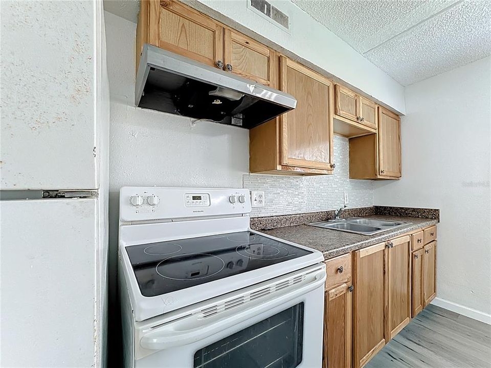 待售: $130,000 (2 贝兹, 1 浴室, 784 平方英尺)