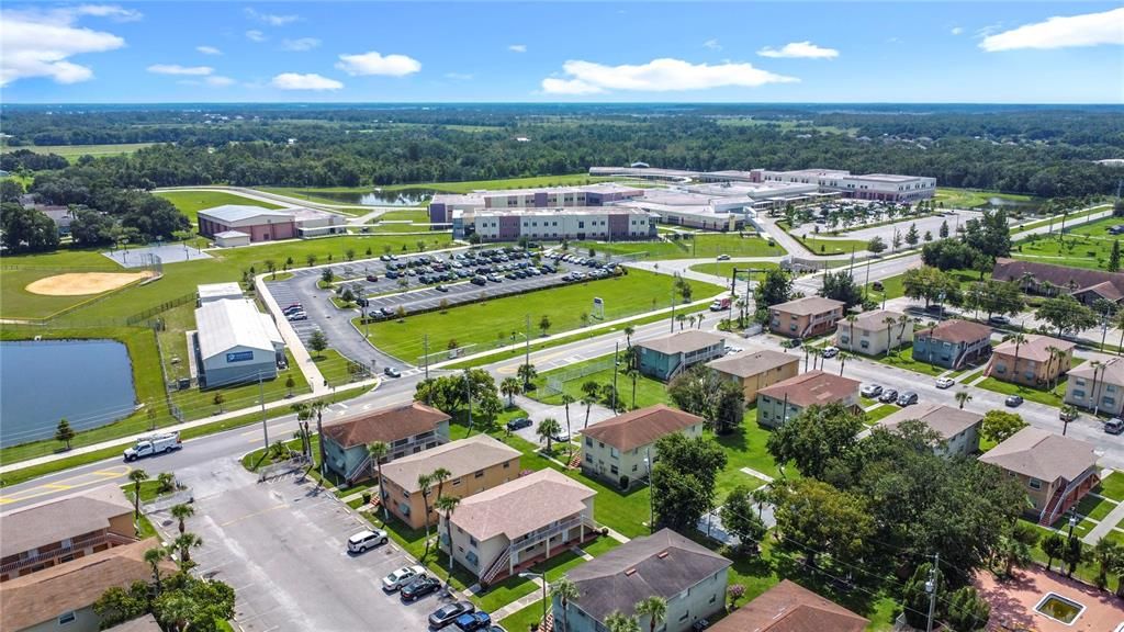 待售: $130,000 (2 贝兹, 1 浴室, 784 平方英尺)