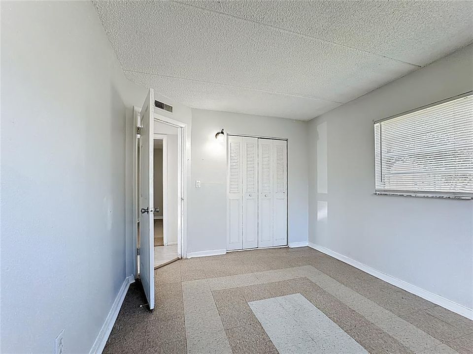 待售: $130,000 (2 贝兹, 1 浴室, 784 平方英尺)