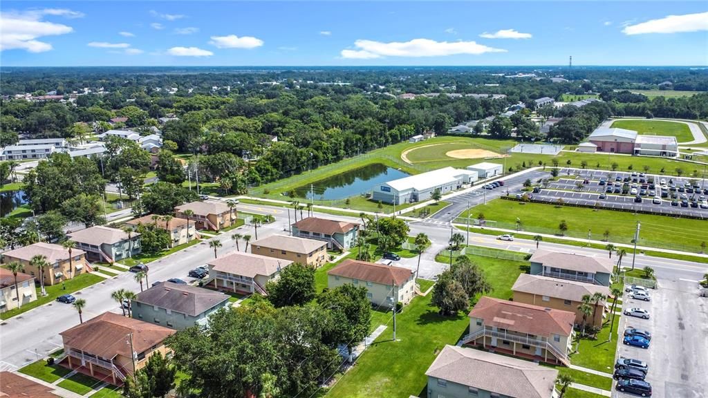 待售: $130,000 (2 贝兹, 1 浴室, 784 平方英尺)