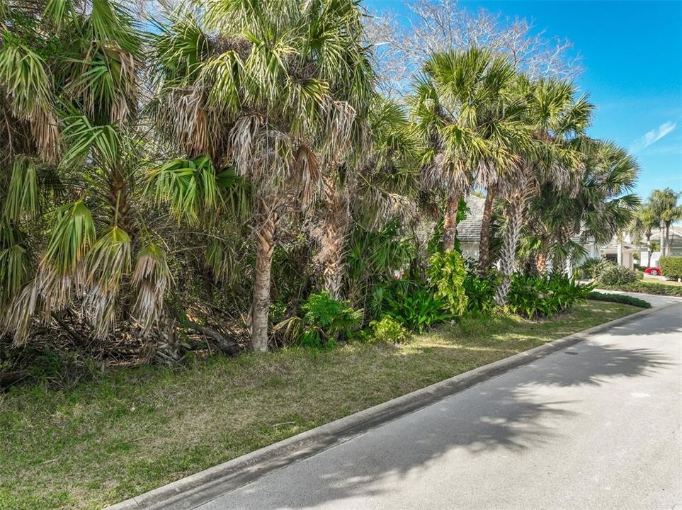 待售: $399,000 (0.27 acres)