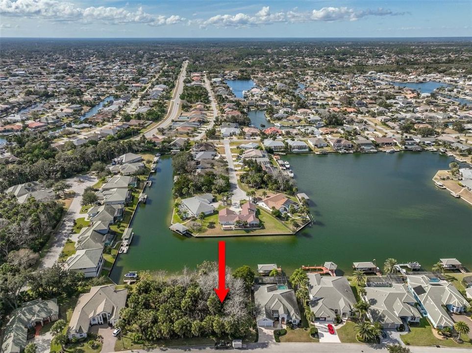 待售: $399,000 (0.27 acres)