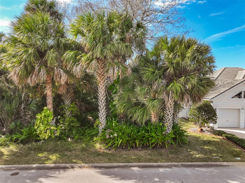 待售: $399,000 (0.27 acres)