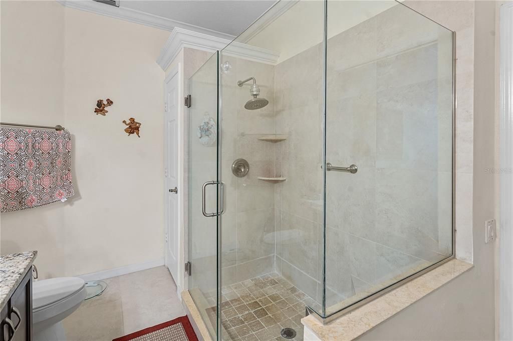 Activo con contrato: $319,900 (2 camas, 2 baños, 1542 Pies cuadrados)
