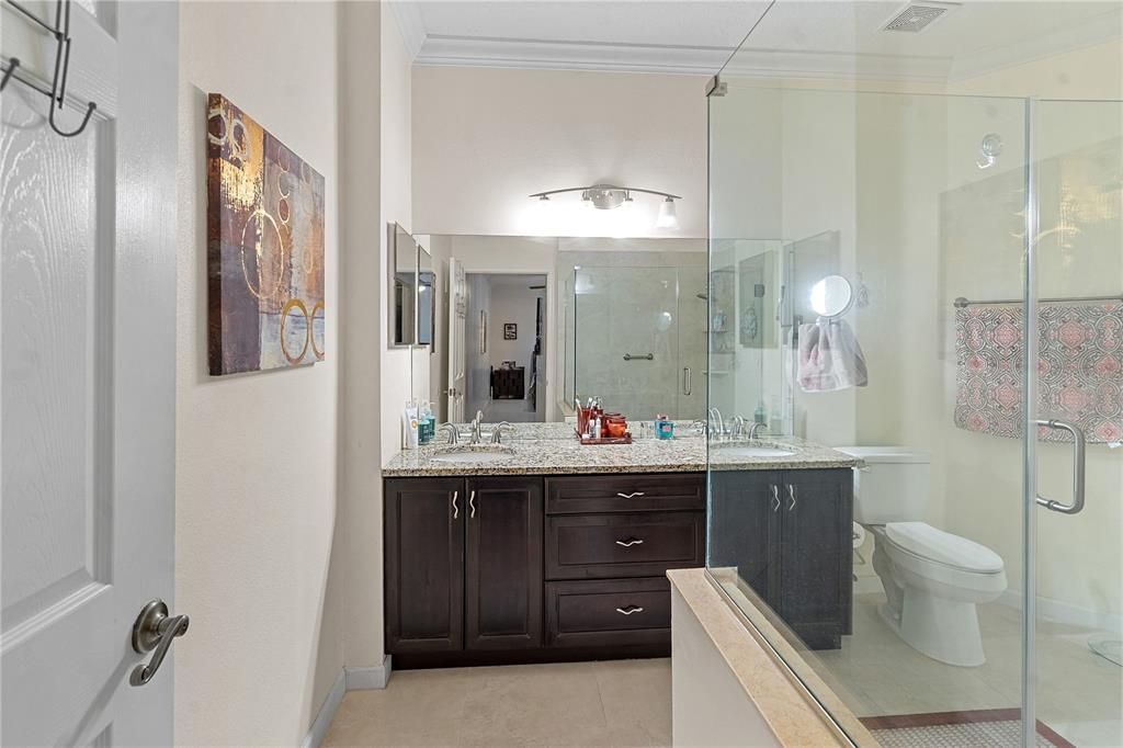 Activo con contrato: $319,900 (2 camas, 2 baños, 1542 Pies cuadrados)