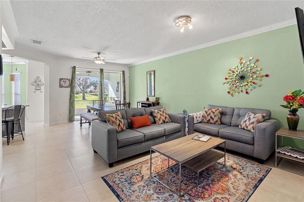 Activo con contrato: $319,900 (2 camas, 2 baños, 1542 Pies cuadrados)