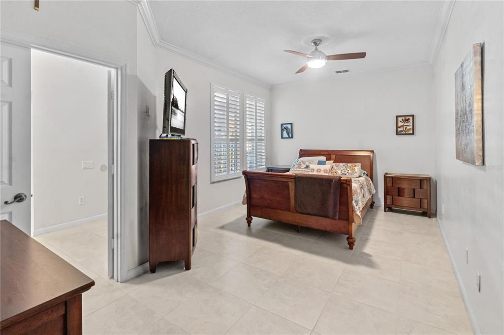 Activo con contrato: $319,900 (2 camas, 2 baños, 1542 Pies cuadrados)