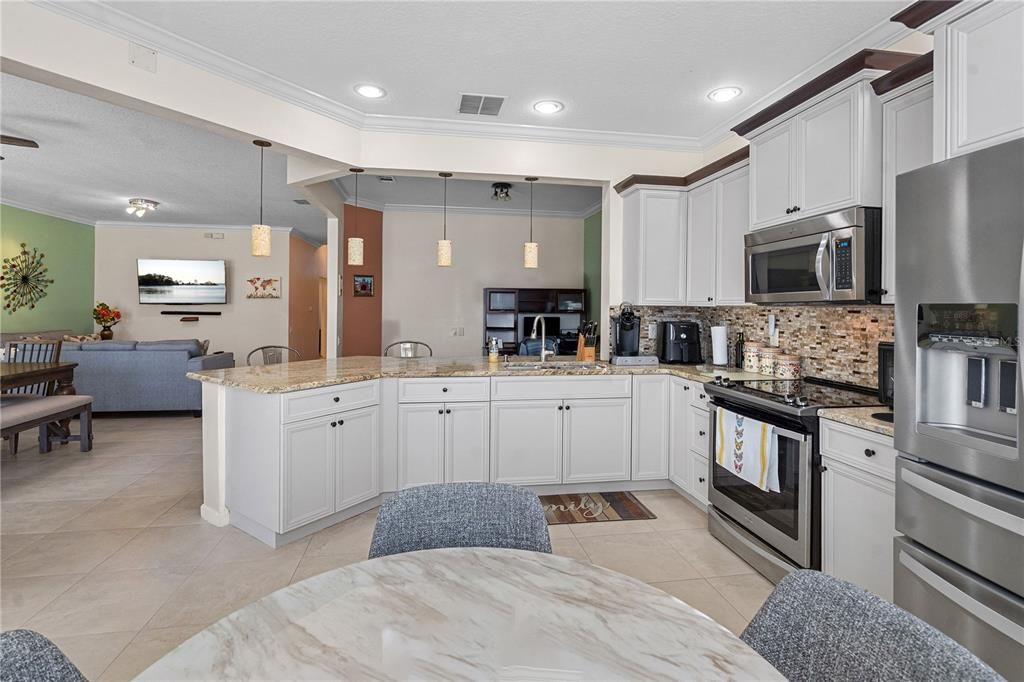 Activo con contrato: $319,900 (2 camas, 2 baños, 1542 Pies cuadrados)