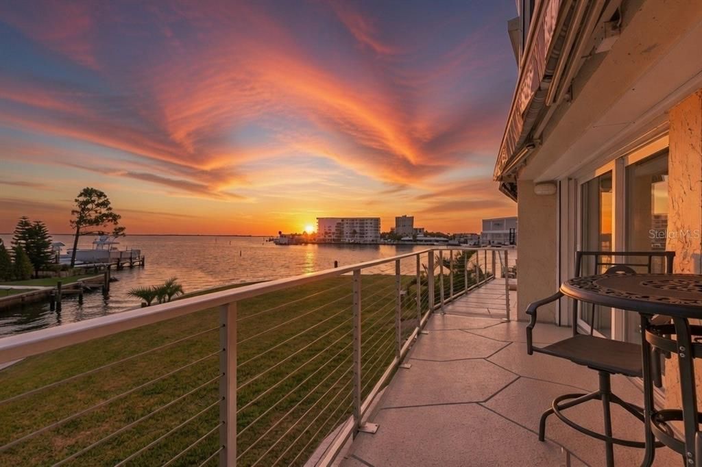 For Sale: $695,000 (3 beds, 2 baths, 1755 Square Feet)