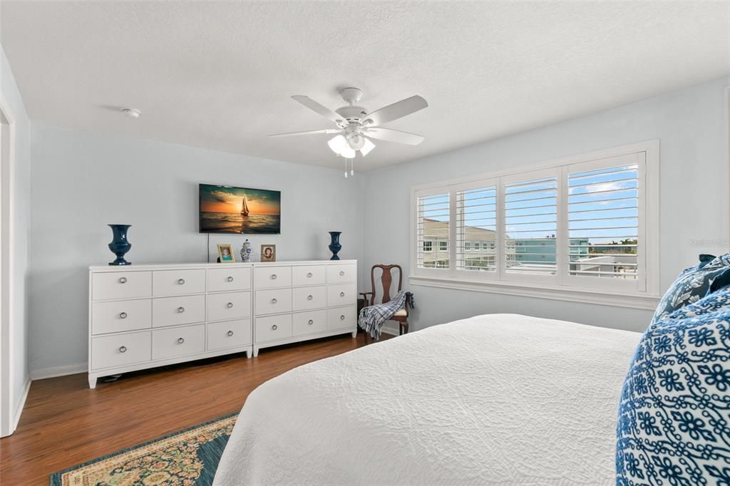 For Sale: $695,000 (3 beds, 2 baths, 1755 Square Feet)