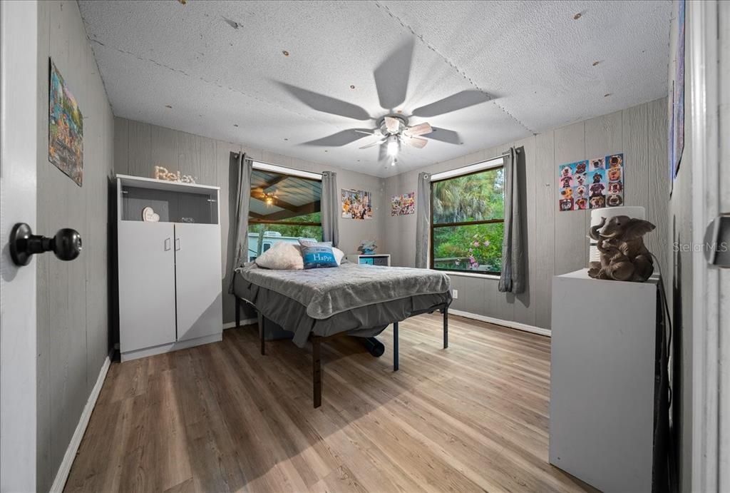 For Sale: $310,000 (4 beds, 2 baths, 1632 Square Feet)
