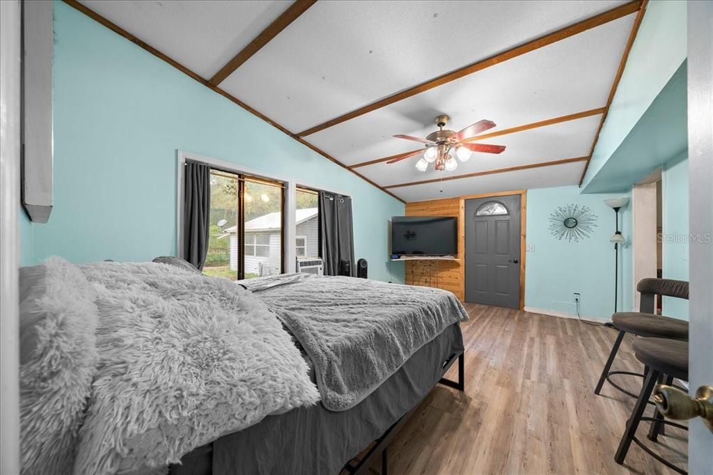 For Sale: $310,000 (4 beds, 2 baths, 1632 Square Feet)