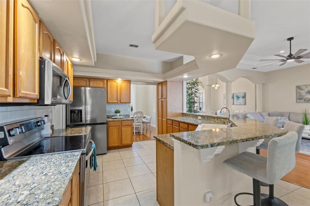 На продажу: $739,999 (4 спален, 3 ванн, 3181 Квадратных фут)