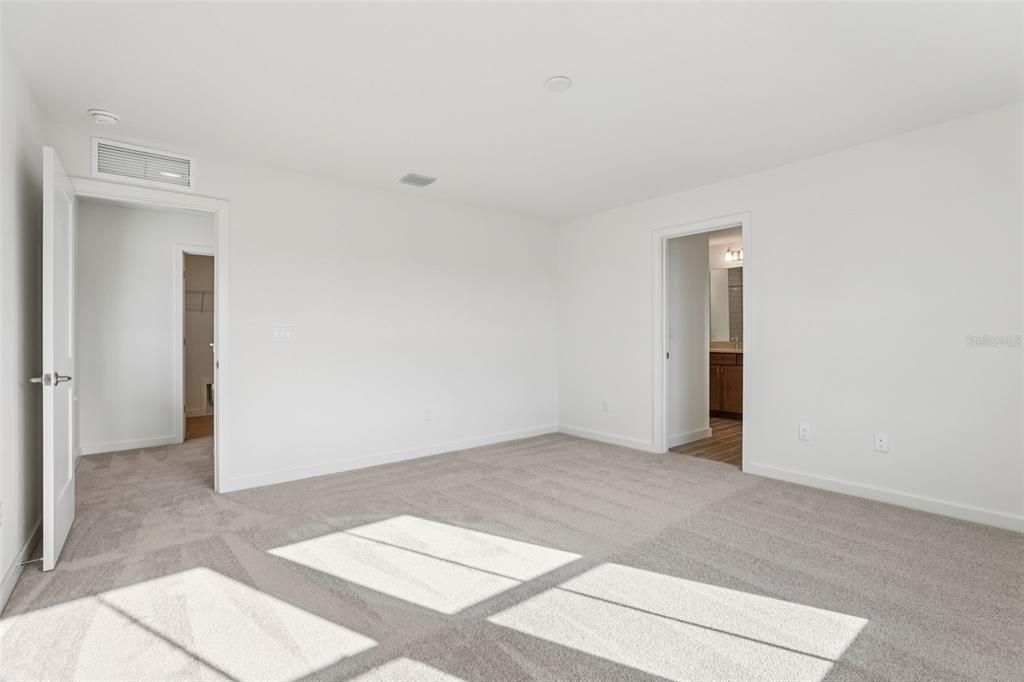 Active With Contract: $379,990 (3 beds, 2 baths, 1929 Square Feet)