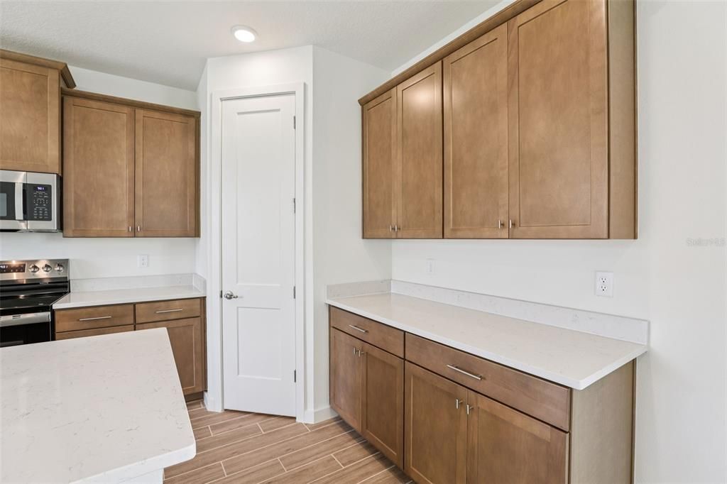 Active With Contract: $379,990 (3 beds, 2 baths, 1929 Square Feet)