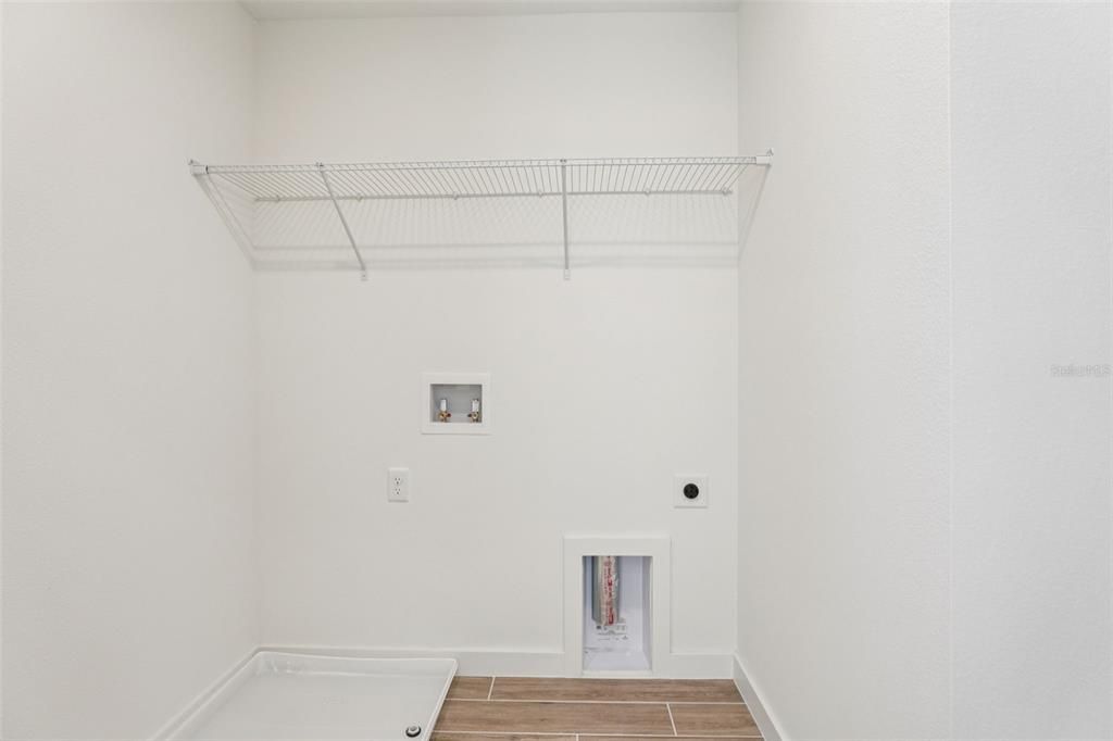 Active With Contract: $379,990 (3 beds, 2 baths, 1929 Square Feet)