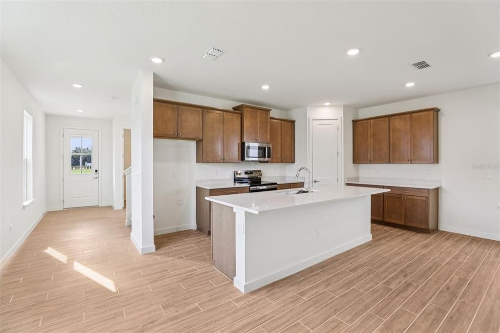 Active With Contract: $379,990 (3 beds, 2 baths, 1929 Square Feet)