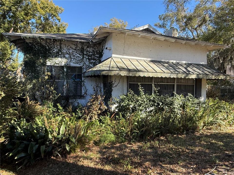 Active With Contract: $79,900 (4 beds, 2 baths, 1528 Square Feet)