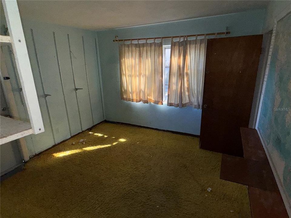 Active With Contract: $79,900 (4 beds, 2 baths, 1528 Square Feet)