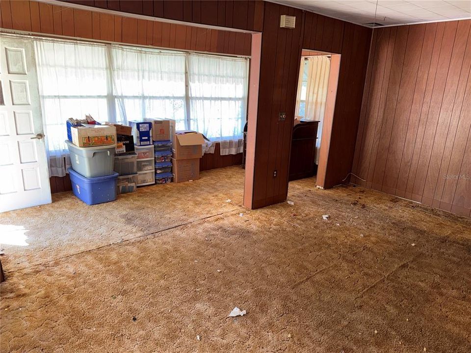Active With Contract: $79,900 (4 beds, 2 baths, 1528 Square Feet)