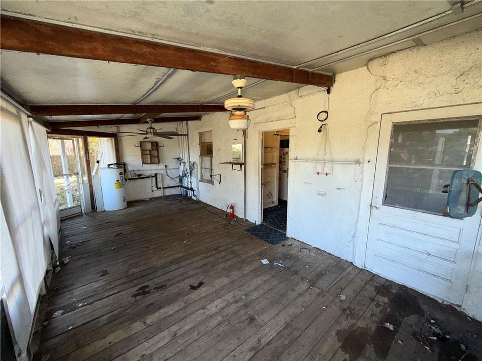 Active With Contract: $79,900 (4 beds, 2 baths, 1528 Square Feet)