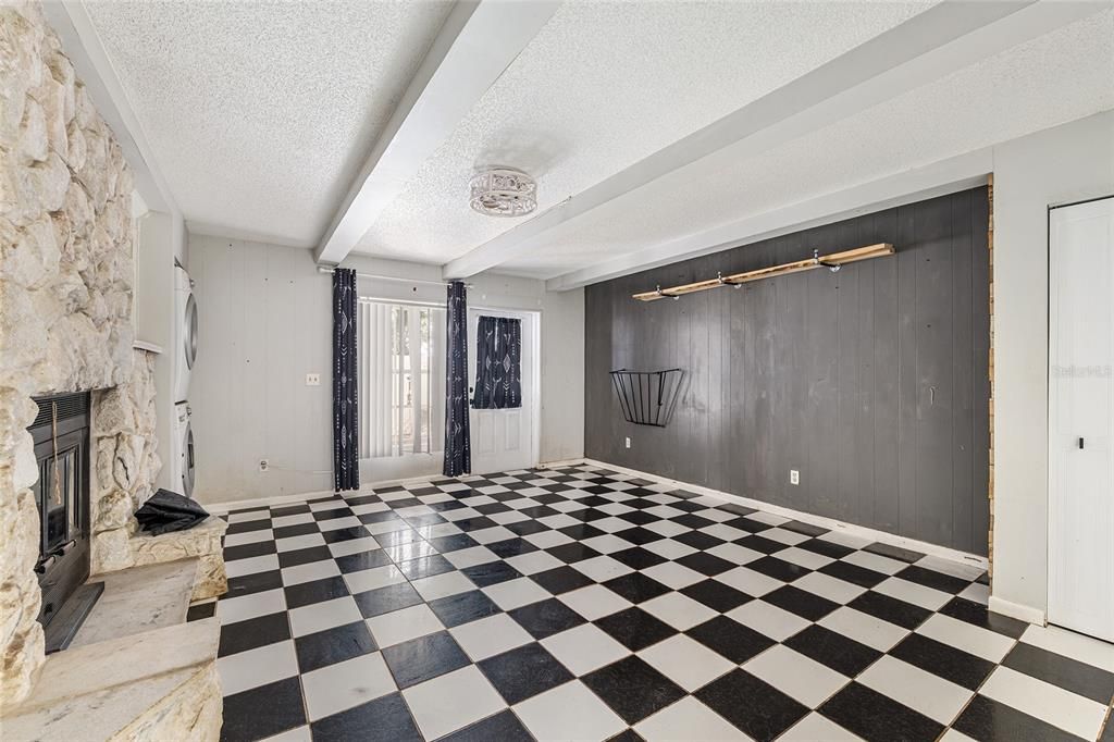 For Sale: $95,000 (2 beds, 2 baths, 1853 Square Feet)