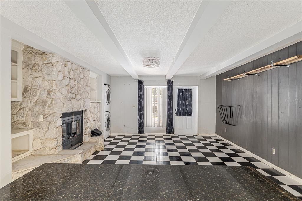 For Sale: $95,000 (2 beds, 2 baths, 1853 Square Feet)