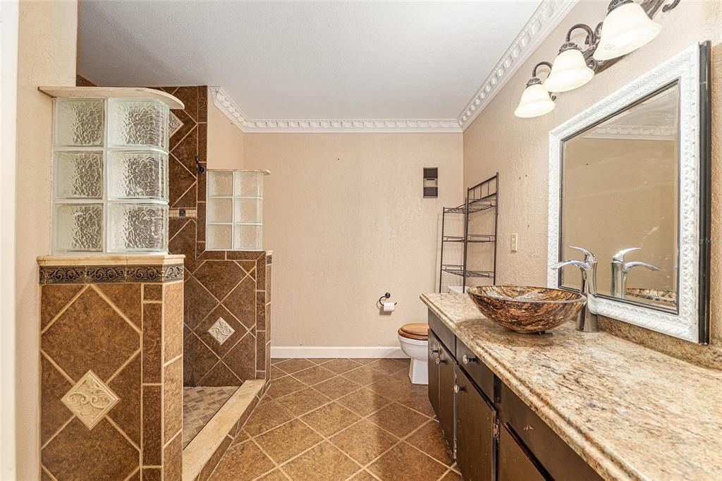 For Sale: $95,000 (2 beds, 2 baths, 1853 Square Feet)