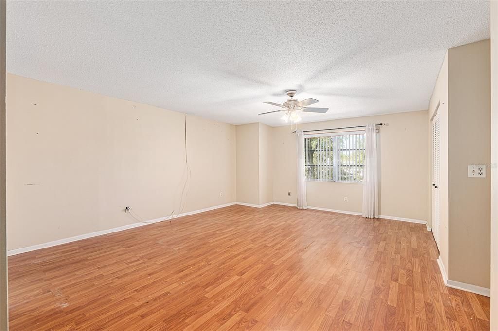 For Sale: $95,000 (2 beds, 2 baths, 1853 Square Feet)