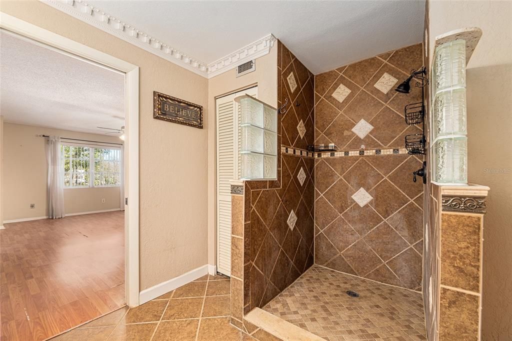 For Sale: $95,000 (2 beds, 2 baths, 1853 Square Feet)