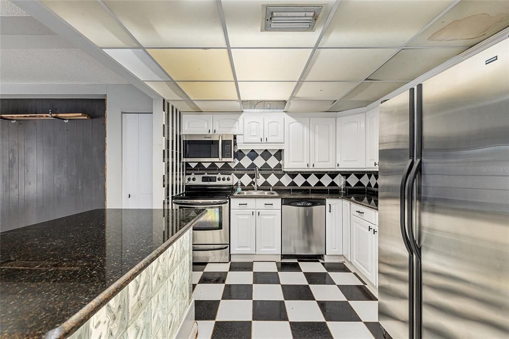 For Sale: $95,000 (2 beds, 2 baths, 1853 Square Feet)