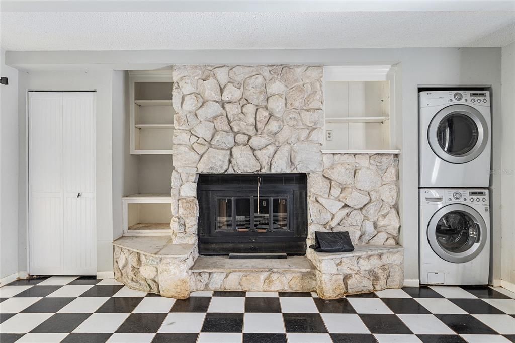 For Sale: $95,000 (2 beds, 2 baths, 1853 Square Feet)