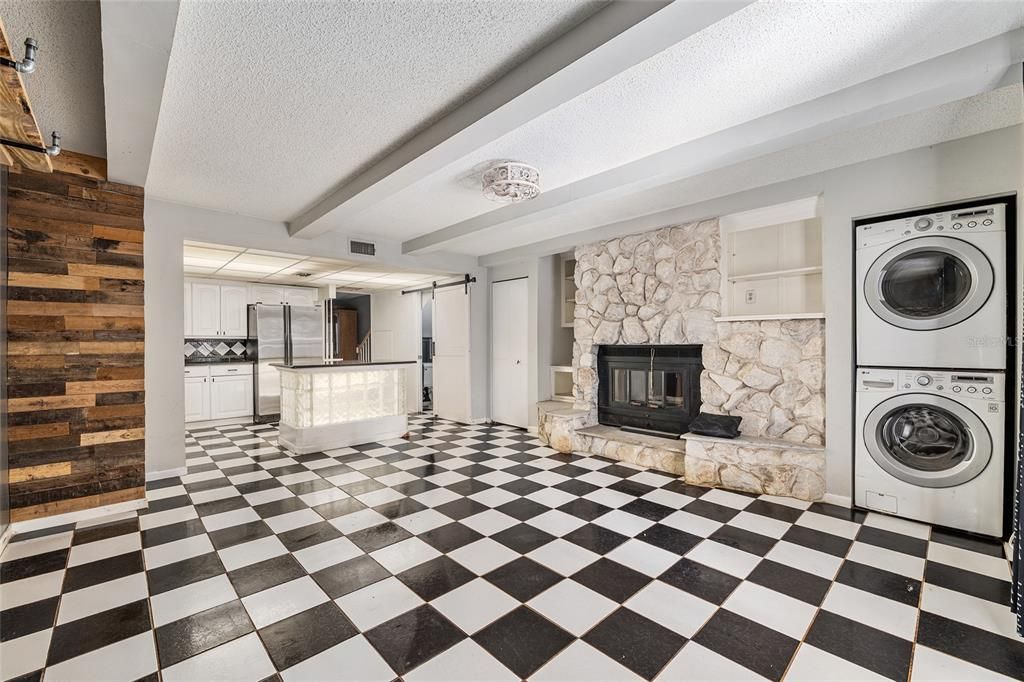 For Sale: $95,000 (2 beds, 2 baths, 1853 Square Feet)