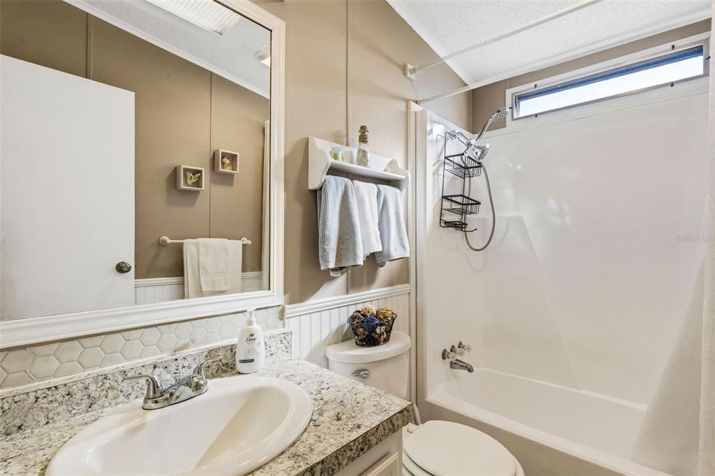 Activo con contrato: $239,900 (2 camas, 2 baños, 1428 Pies cuadrados)