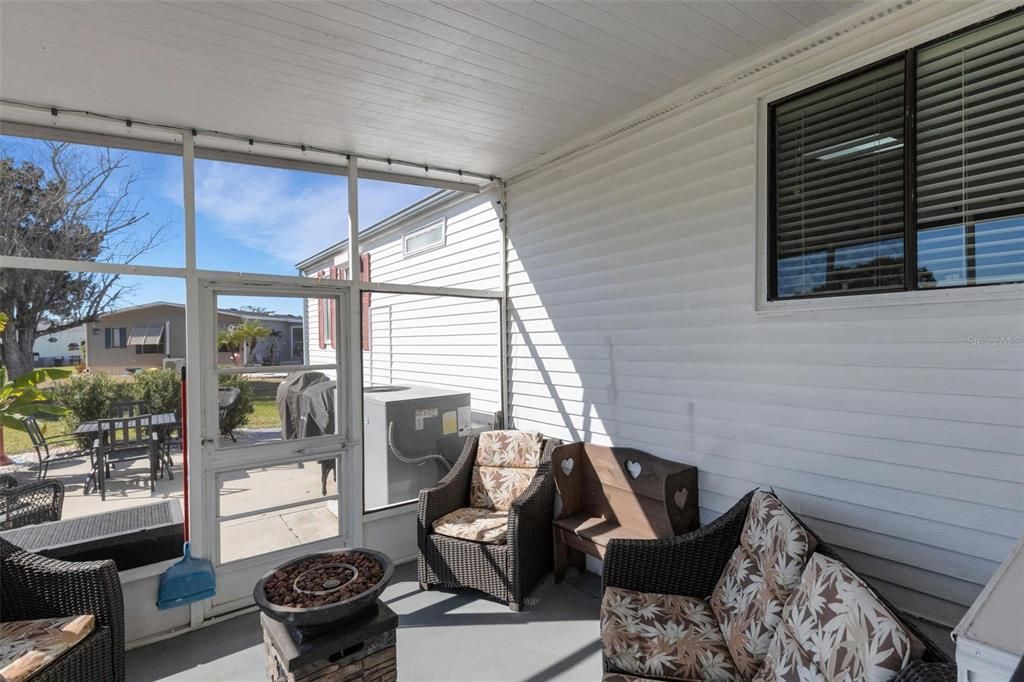 Activo con contrato: $239,900 (2 camas, 2 baños, 1428 Pies cuadrados)