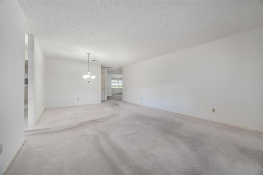 Active With Contract: $132,900 (2 beds, 2 baths, 1688 Square Feet)