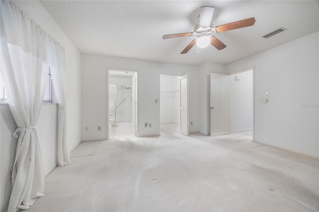 Active With Contract: $132,900 (2 beds, 2 baths, 1688 Square Feet)