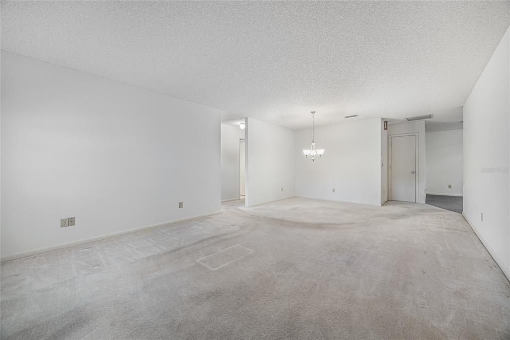 Active With Contract: $132,900 (2 beds, 2 baths, 1688 Square Feet)