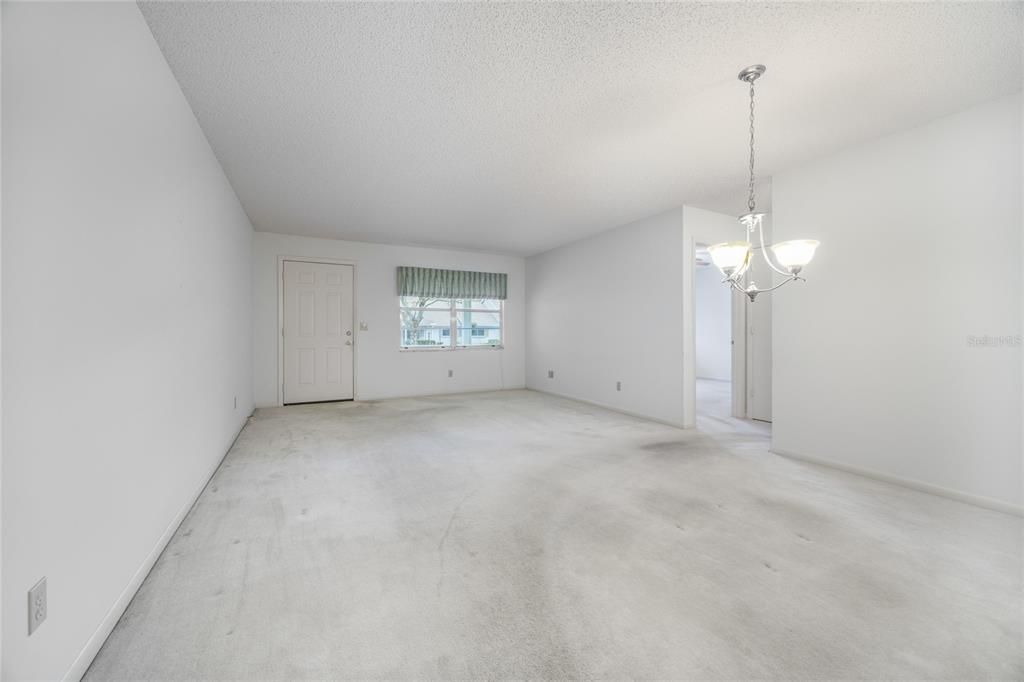 Active With Contract: $132,900 (2 beds, 2 baths, 1688 Square Feet)