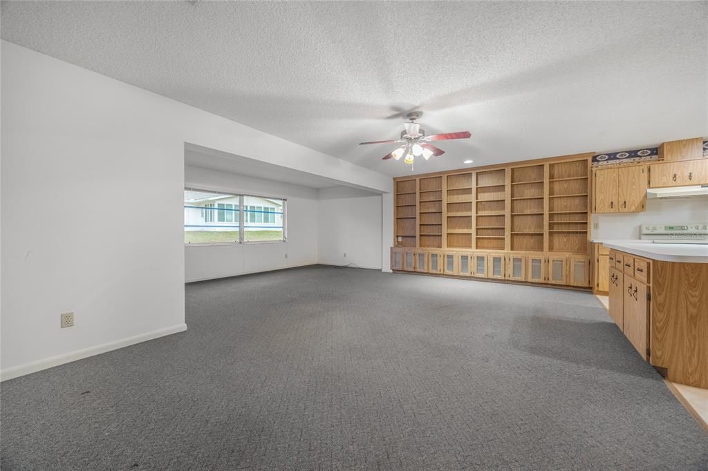 Active With Contract: $132,900 (2 beds, 2 baths, 1688 Square Feet)