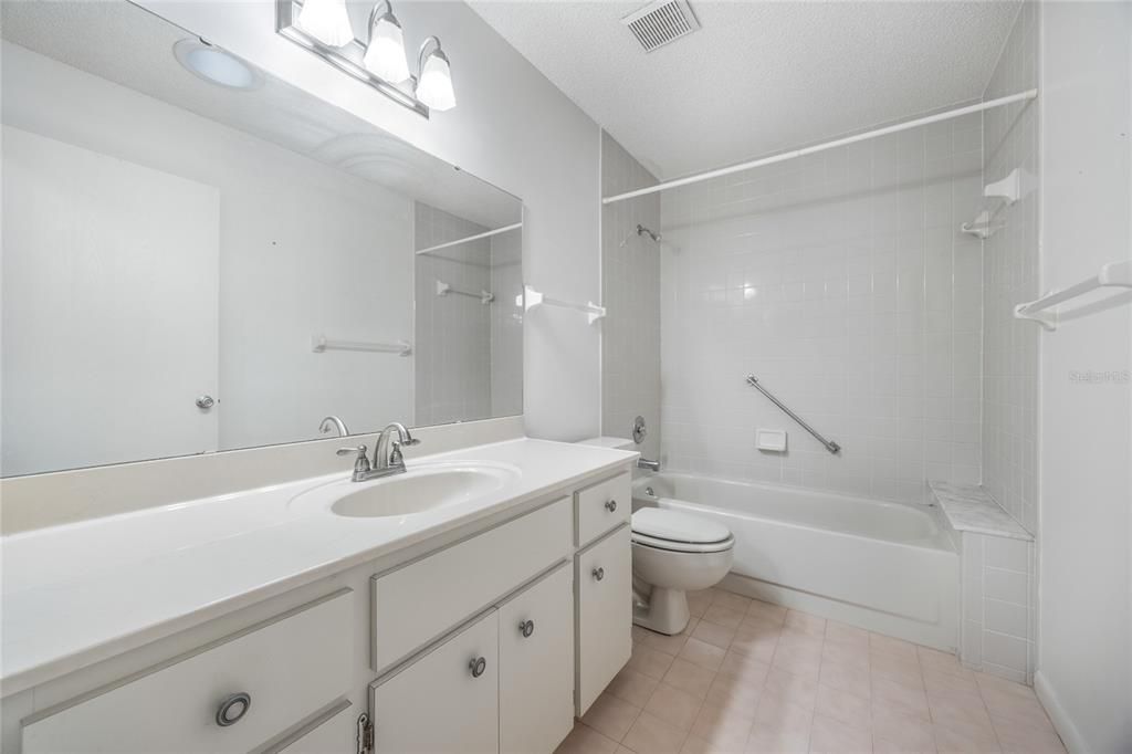 Active With Contract: $132,900 (2 beds, 2 baths, 1688 Square Feet)