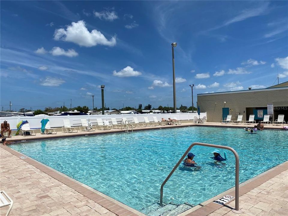 Activo con contrato: $149,000 (2 camas, 1 baños, 780 Pies cuadrados)