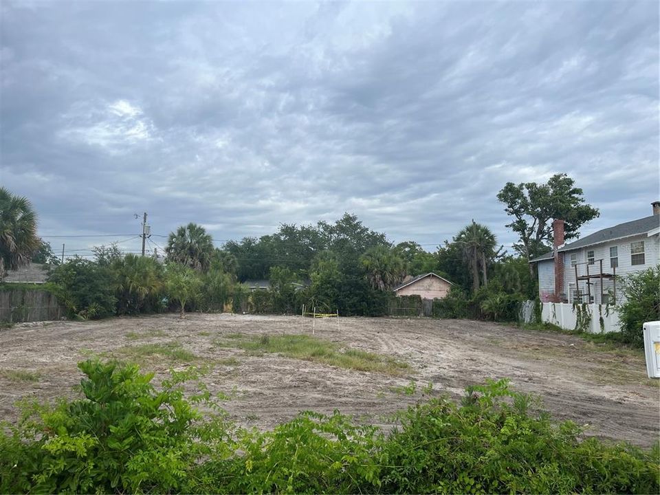 Под контрактом: $189,000 (0.29 acres)