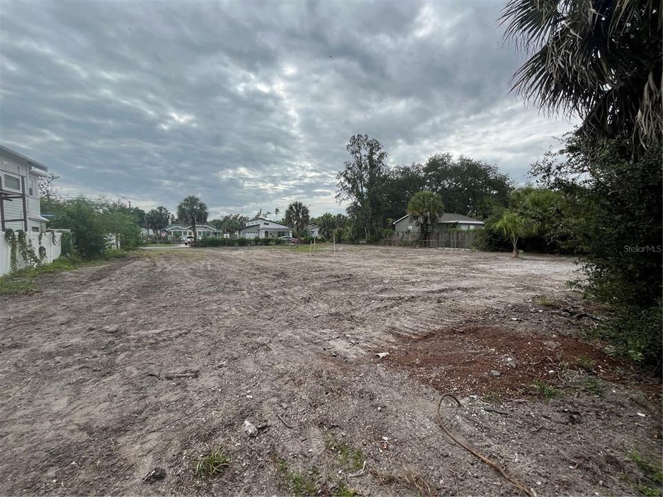 Под контрактом: $189,000 (0.29 acres)