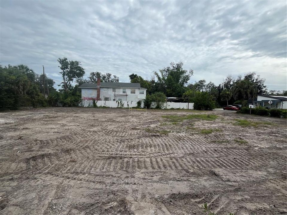 Под контрактом: $189,000 (0.29 acres)