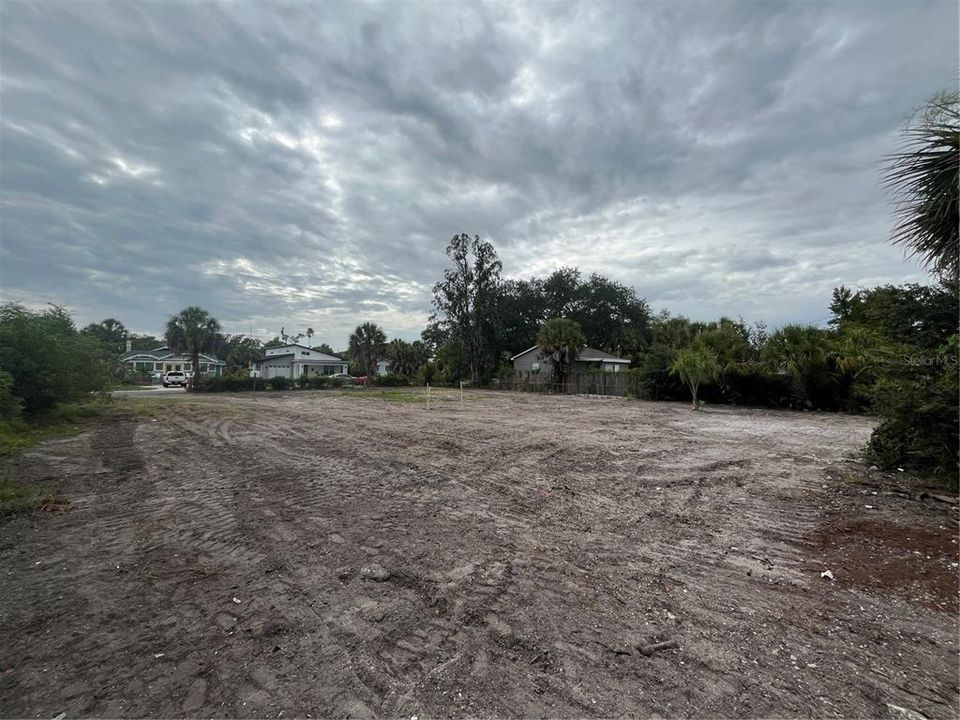 Под контрактом: $189,000 (0.29 acres)